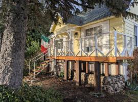 Historic HM, Mountain Views, Hot Tub, Steam Room, хотел в Маунт Шаста