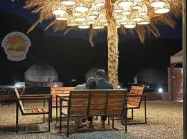 Rum Four Seasons Camp & Jeep Tours