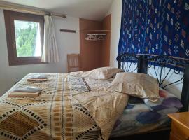 Mitja Pensió Hostal Pastuira Vallter 7, hotel v destinaci Setcases