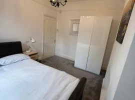 London White city Cozy House