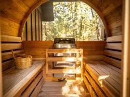 Lightfoot Cabin Mid-Century Perfect Romantic Getaway Hot Tub Sauna