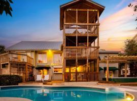 Raven by AvantStay Entertainers Dream w Pool Hot Tub Game Room 9 BRs, khách sạn ở Sullivans Island