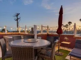 Shoreline Villa by AvantStay Steps to the Beach Bay Pier