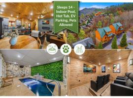 Sleeps 14 - Indoor Pool, Hot Tub, EV Friendly Parking, Scenic Views & Close to Dollywood, hotel v destinaci Pigeon Forge
