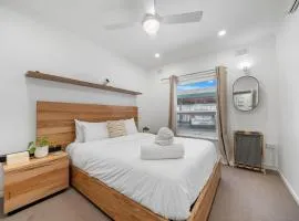 Belle Escapes - Henley Beach Retreat
