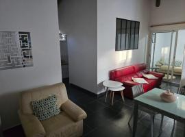 Charmant logement, hótel í Lamentin