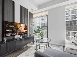 Urban Oasis Steps from Yonge & Dundas Square