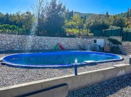 Beautiful Home In Lovorje, Hotel in Lovorje