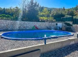 Beautiful Home In Lovorje