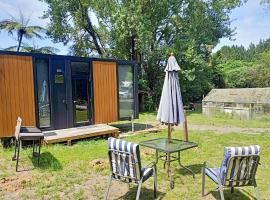 Persimmon paddock by Tiny Away, ξενοδοχείο σε Whakamarama