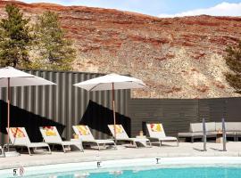 Slackline Moab, Outset Collection by Hilton, Hotel in Moab