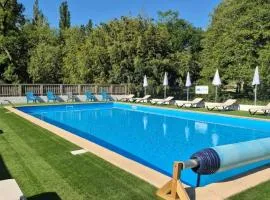 ZEcamping 3 étoiles piscine chauffée dog friendly locatif BBQ clim