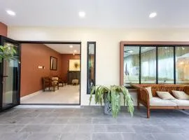 Hometel - Casa Suria by the Bayou 5BR TruBalinese