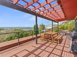 Hilltop Hideaway Family Escape