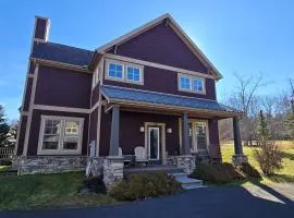 Better At The Lake- 4 bedroom with Hot Tub