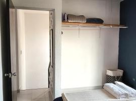 Hermosa casa de 3 recámaras y 4 camas wifi y frente a balneario, hotel i Dos Ríos