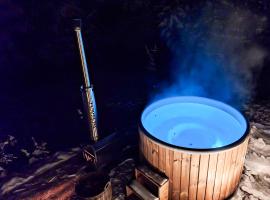 Ferienhaus 1000 Berge Winterberg Kamin & Whirlpool, sumarb&uacute;sta&eth;ur &iacute; Winterberg