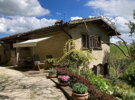 Località S Cecilia 30, Urbania, hotel v destinaci Urbania