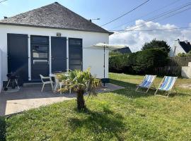 481 - Maison de pêcheur à 50m de la plage de Caroual., Hotel in Erquy