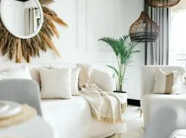Tropical Oasis-Luxury Apartment
