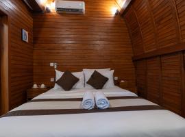 Arta Bali Glamping, Hotel in Tianyar