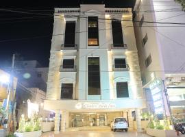 Clinton Park Inn, hotel v destinaci Velankanni