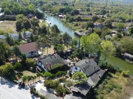 Treetops Park Hotel, отель в Шиле