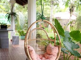 Nirvana Hiri, vandrarhem i Dodampahala East