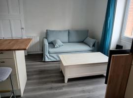 centre ville 300m de la mer, hotel i Lion-sur-Mer