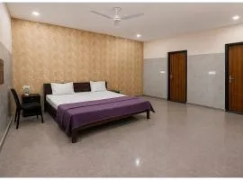 Sunrakh Lane Ashiyana Hotel Shree# Laddoo# Gopal Dham Near Sri Saubhari Rishi Temple pond and Bankey Bihari Temple - Free Wi-Fi With Room Service - Fully Air conditioning Premium Room- Best Hotel In Vrindavan
