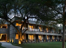 HOUSE Sira Lombok, hotel in Tanjung