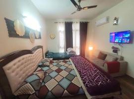 Exclusive Floor on Manali Expressway for Family, holiday rental in Mohali