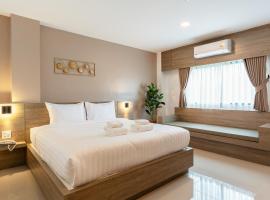 Viesnīca Finn Hotel pilsētā Ban Fang Daeng