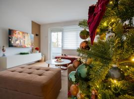 Apartment under the Larch, hotel v destinaci Jesenice