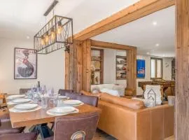 Central 4 bedroom apartment with spa access