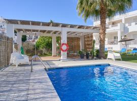 Apto B-A almoraide suites, hotel in Nerja
