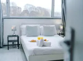 Leeds Urban Escape Bright & Spacious 3BR Stay