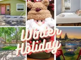 Authentic ATX Winter Retreat with Pool, Fenced Yard, 4min to Capitol