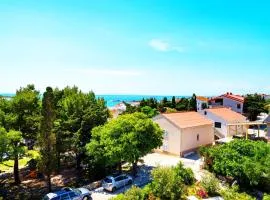 Visy in Center Novalja with Pool