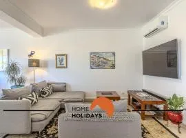 #056 Old Post Office by Home Holidays