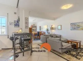 #056 Old Post Office by Home Holidays