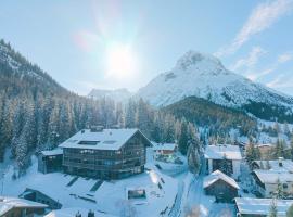 Hotel Kristberg in Lech - New hotel with Spa - opening Dezember 4th, 2025，位于莱赫阿尔贝格的酒店