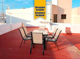 Apartalux Luna Carboneras, hotel in Carboneras