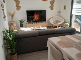 Location Saisonnière Villa, hotel in Uzès