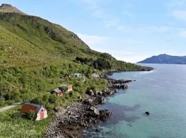 Room with Midnight-sun and Norhern-light View