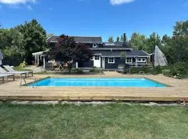 Holiday Home With Outdoor Pool, Great Location
