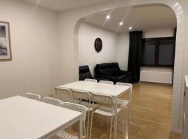 T&K Apartments - Meerbusch - 5 Zimmer Einfamilienhaus, hotel i Meerbusch