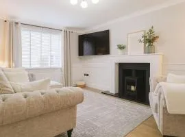 Bright and Spacious Blackwood Home 4 Bedroom Sleeps 8