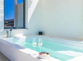 Rockaine Suites Sunset