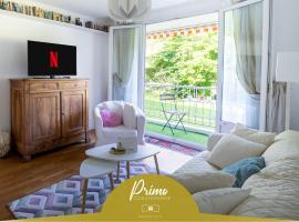 Le Chateaubriand - Calme, balcon et parking, hotel v destinaci Chatenay-Malabry